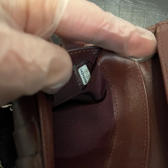 Chanel mirror bifold wallet on chain - Picture 5 of 15